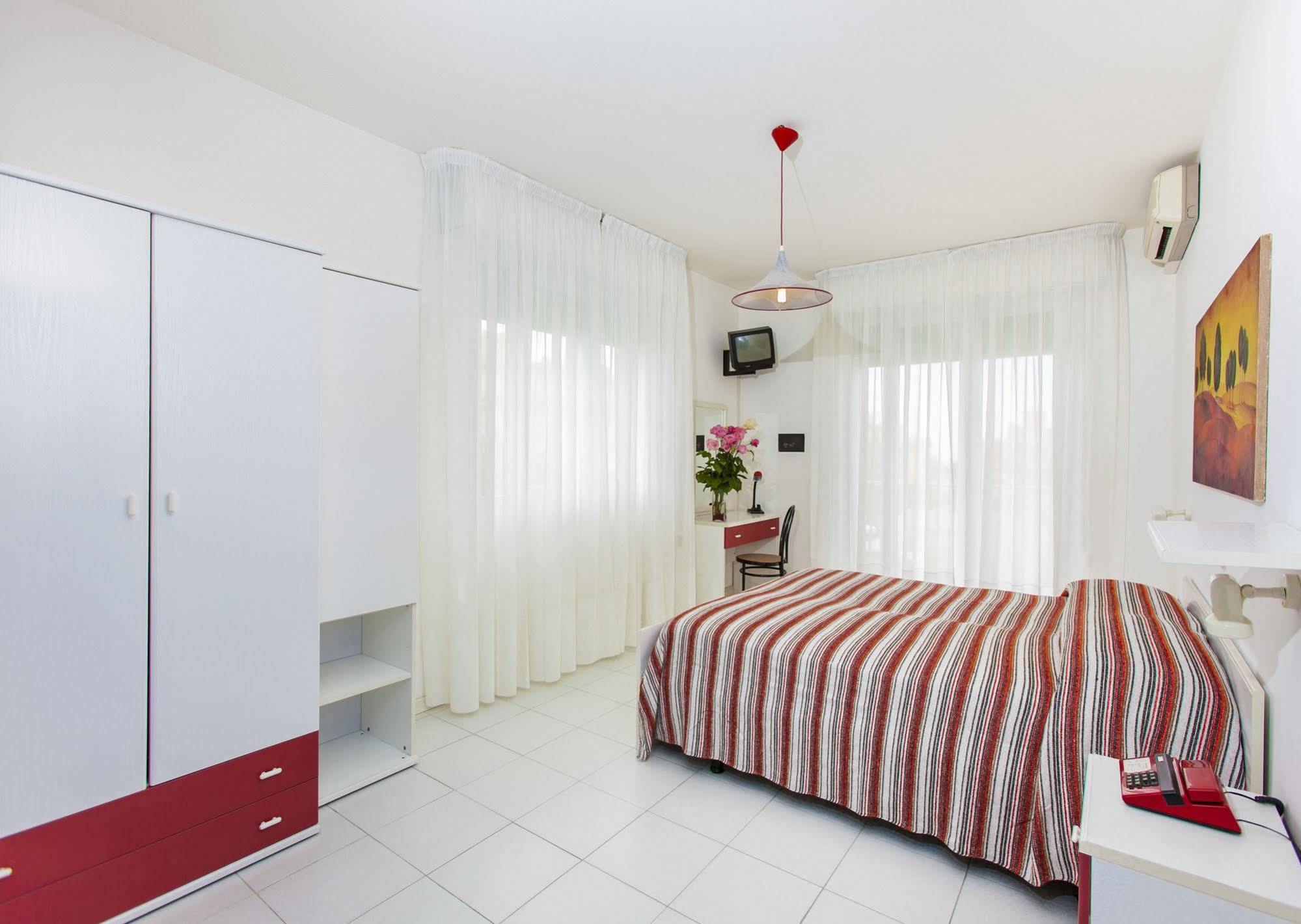 Hotel Wally Lido di Jesolo Kültér fotó
